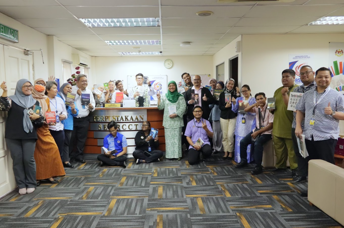 PROGRAM JOM BACA BERSAMA 10 MINIT 2025 PERPUSTAKAAN SOUTH EAST ASIA REGIONAL CENTRE FOR COUNTER-TERRORISM (SEARCCT)