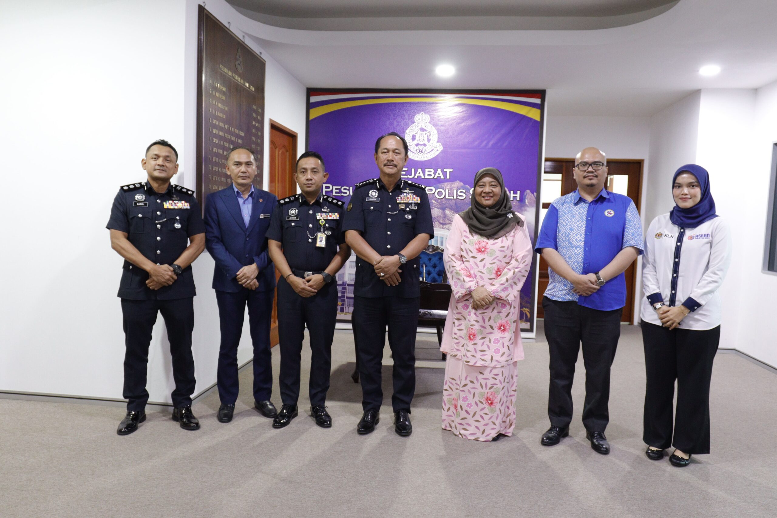 COURTESY CALL TO THE SABAH POLICE COMMISSIONER BY THE DIRECTOR-GENERAL OF THE SOUTHEAST ASIA REGIONAL CENTRE FOR COUNTER-TERRORISM (SEARCCT)